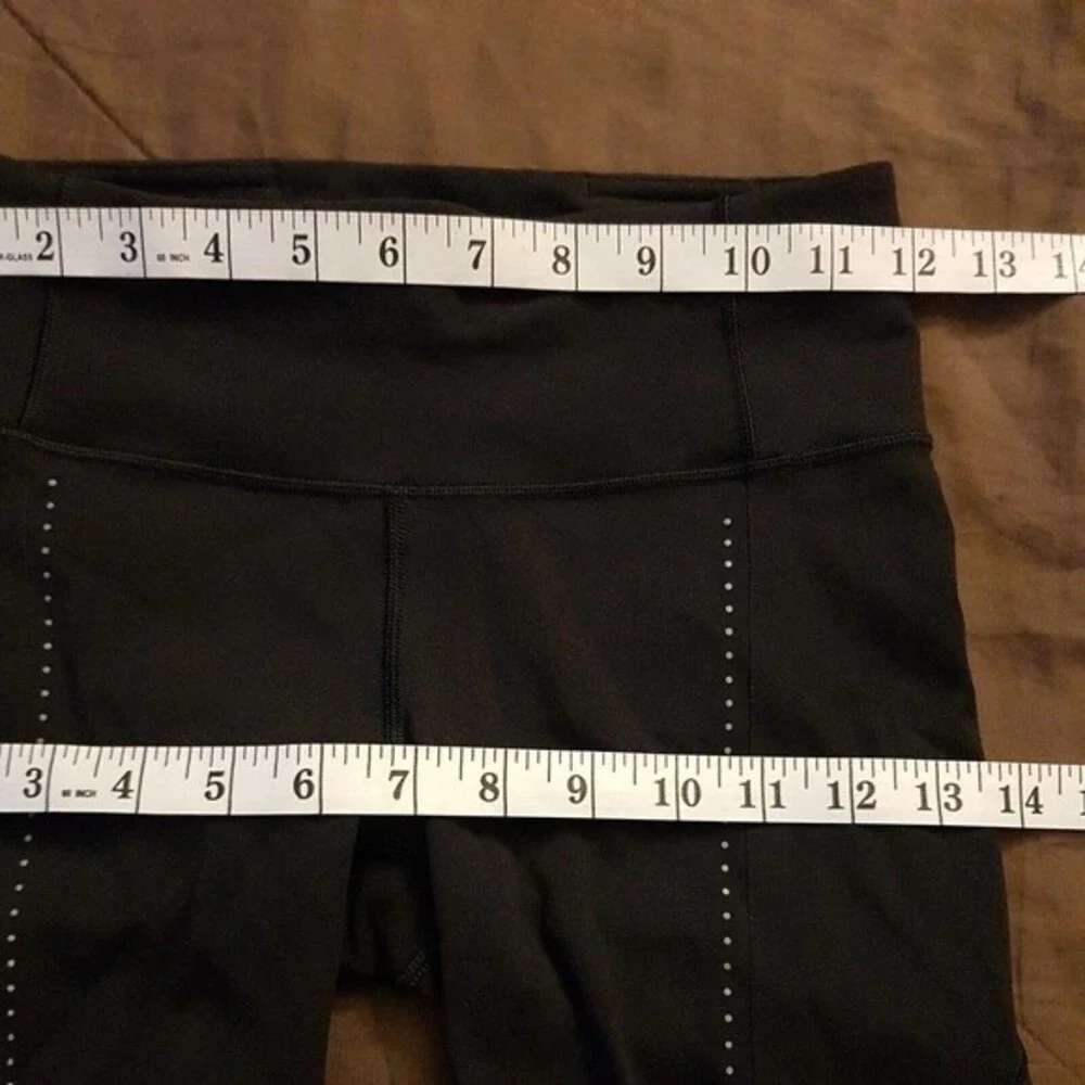 Lululemon Womens Extra Mile Crop Reflective Black Leggings Crop Size 2 Running